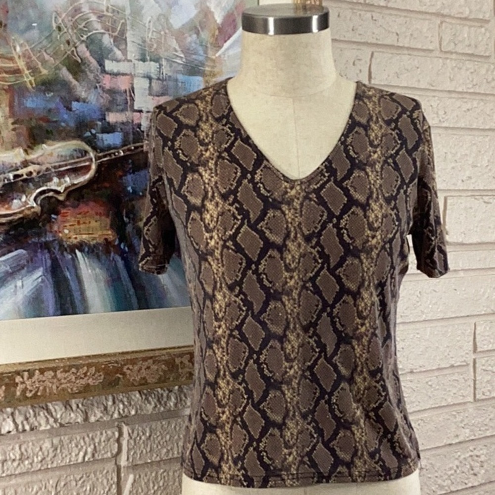 🌹Scene 1 Python Print Slinky Knit V-Neck T Top